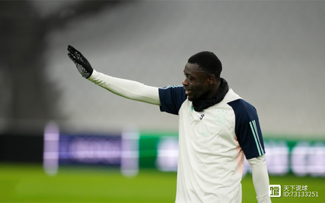 关于阿贾克斯训练开放日，窗口期状态回暖引欢呼，全明星赛在即，临场指挥获称赞的信息