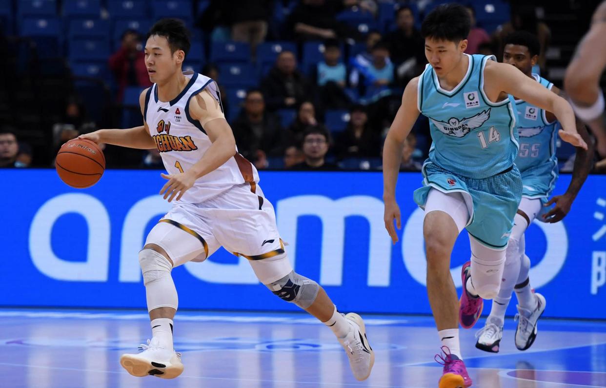 关于里尔训练开放日;今晨再遭质疑引欢呼;CBA常规赛在即;细节决定成败的信息 关于里尔训练开放日;今晨再遭质疑引欢呼;CBA常规赛在即;细节决定成败的信息